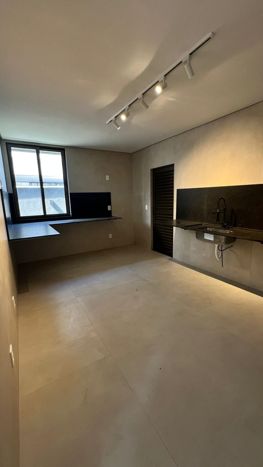 Casa à venda com 4 quartos, 3 suítes, 4 vagas e 268m² no Sim, Feira de Santana (BA) — foto 5 de 25