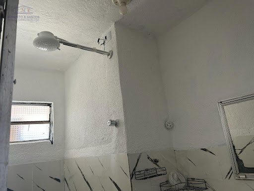 Chuveiro no banheiro