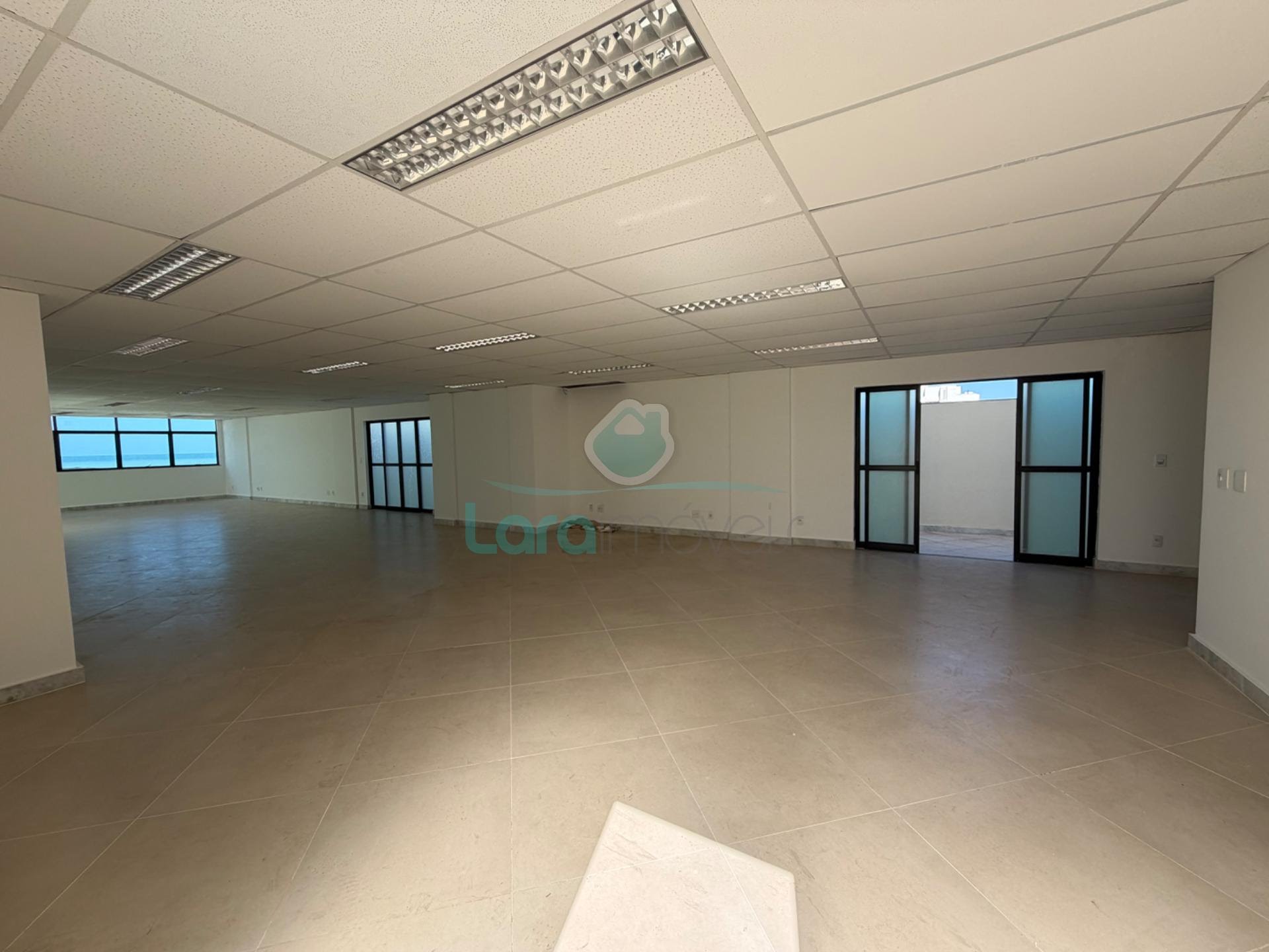 Comercial para alugar com 2 vagas e 188m² no Praia Campista, Macaé (RJ) — foto 17 de 26