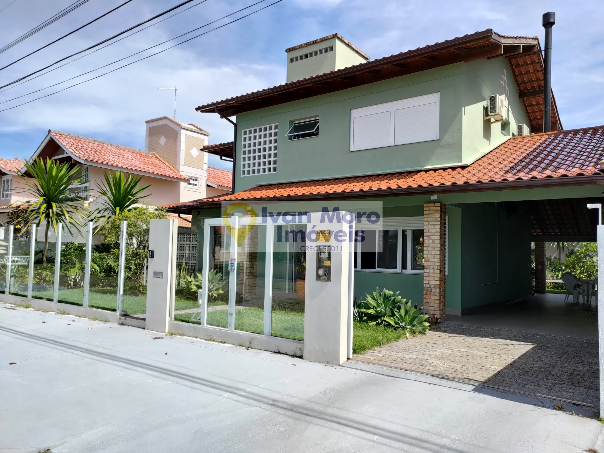 Casa para alugar com 4 quartos, 1 suíte e 3 vagas no Daniela, Florianópolis (SC) — foto 3 de 30