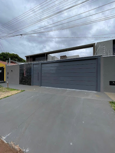 Casa em Universitário  -  Campo Grande