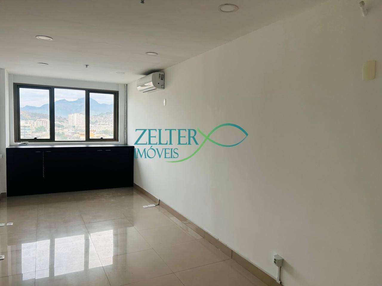 Comercial para alugar com 1 banheiro, 1 vaga e 27m² no Vila da Penha, Rio de Janeiro — foto principal