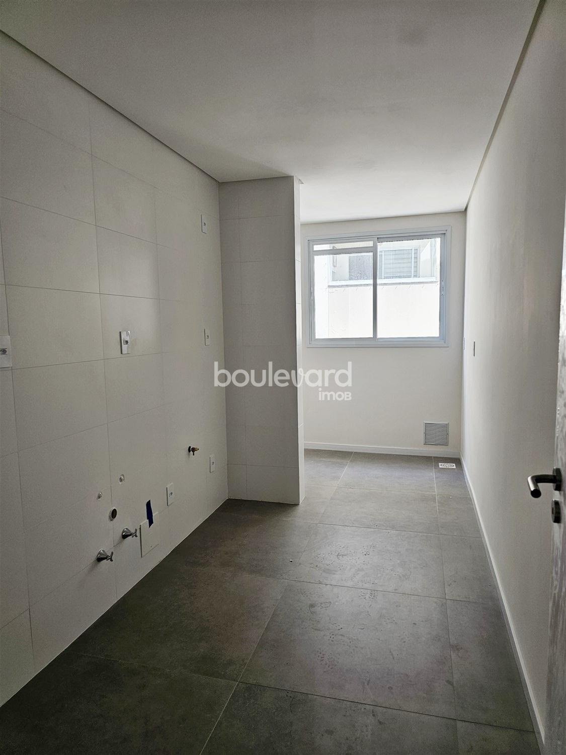 Apartamento à venda com 2 quartos, 1 suíte, 1 vaga e 70m² no Ipiranga, São José (SC) — foto 2 de 16