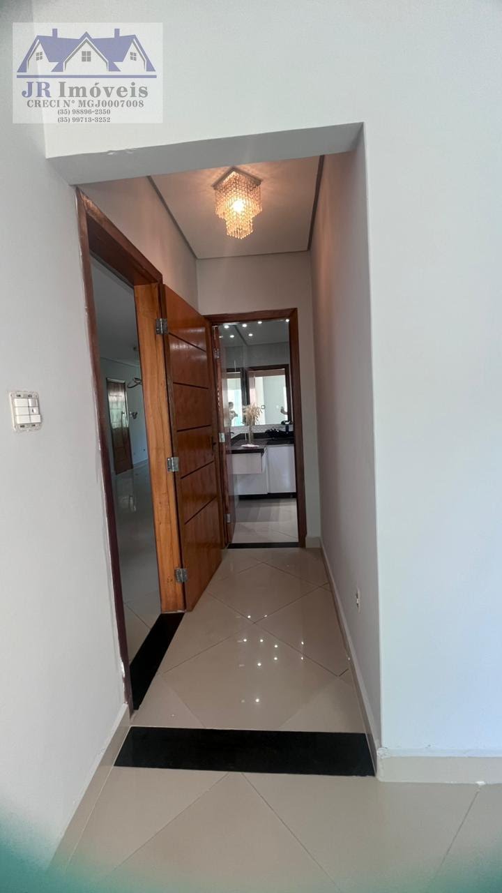 Casa à venda com 4 quartos, 2 banheiros, 1 vaga e 294m² no Centro, Piranguinho (MG) — foto 8 de 21