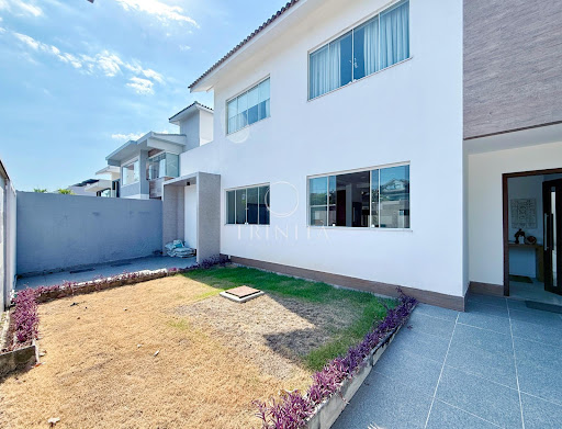 Fachada da casa à venda no condomínio Rio Mar