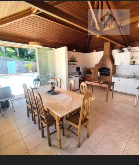 Casa à venda com 5 quartos, 1 suíte, 5 vagas e 600m² no Valparaíso, Petrópolis (RJ) — foto 14 de 15
