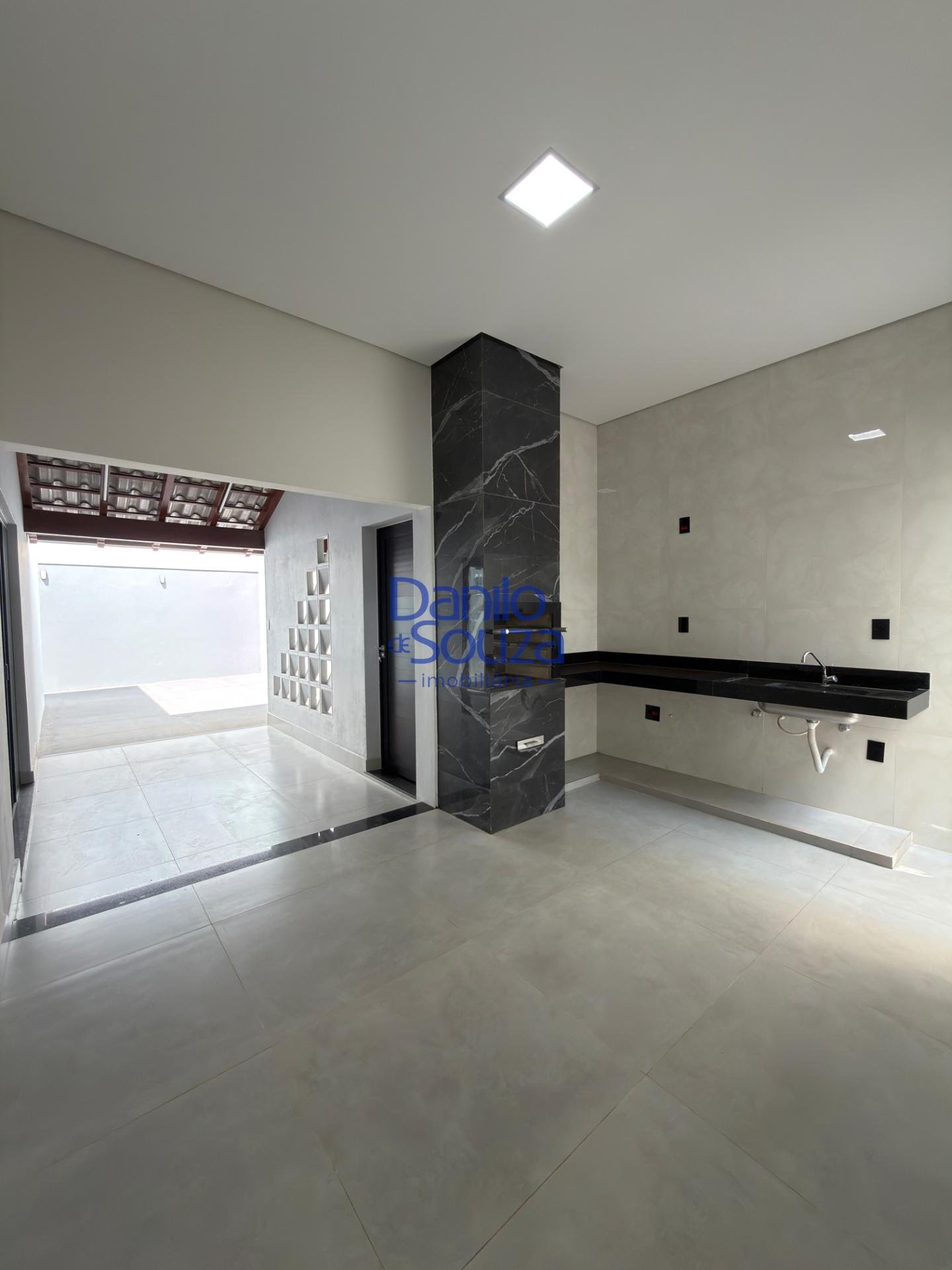 Casa à venda com 3 quartos, 1 suíte, 2 vagas e 175m² no Jardim Europa V, Araxá (MG) — foto 4 de 15