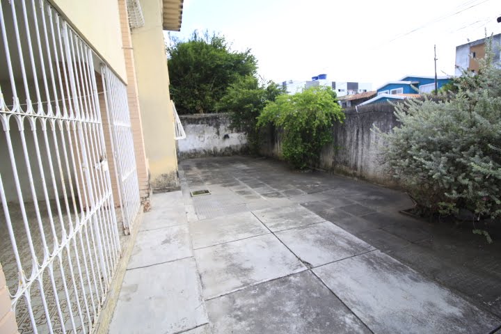 Casa à venda com 6 quartos, 2 suítes, 8 vagas e 354m² no Arruda, Recife (PE) — foto 27 de 30