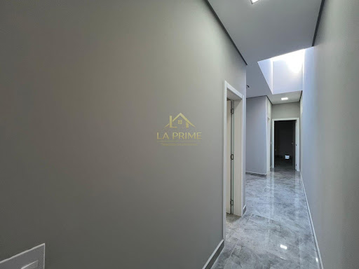 Casa à venda no Condomínio Villagio Wanel – Sorocaba/SP 135m² de área construída, 03 dormitórios, sendo 03 suíte e 02 vagas de garagem.
