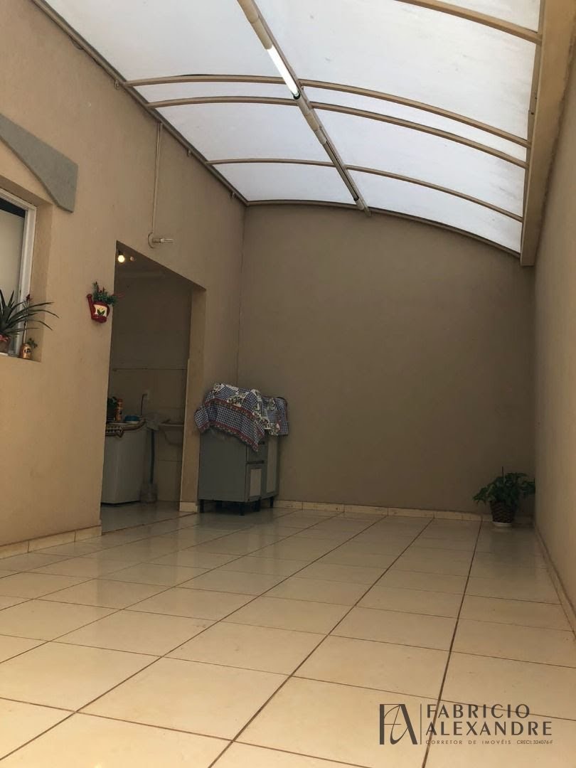 Casa à venda com 3 quartos, 1 suíte, 2 vagas e 83m² no Jardim Caparroz, São José do Rio Preto (SP) — foto 4 de 24
