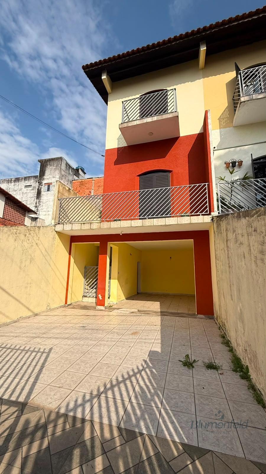 Casa à venda com 3 quartos, 2 banheiros, 3 vagas e 200m² no Center Ville, Arujá (SP) — foto 2 de 28