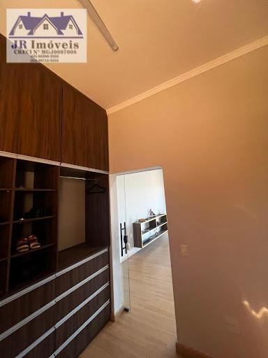 Casa à venda com 5 quartos, 3 suítes, 2 vagas e 300m² no Carneiros, Piranguinho (MG) — foto 12 de 30