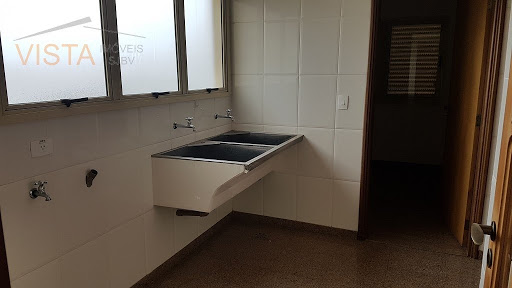 Lavanderia com quarto e wc empregada