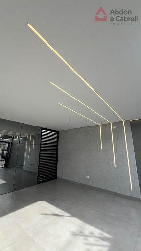 Detalhes garagem espelhado e led