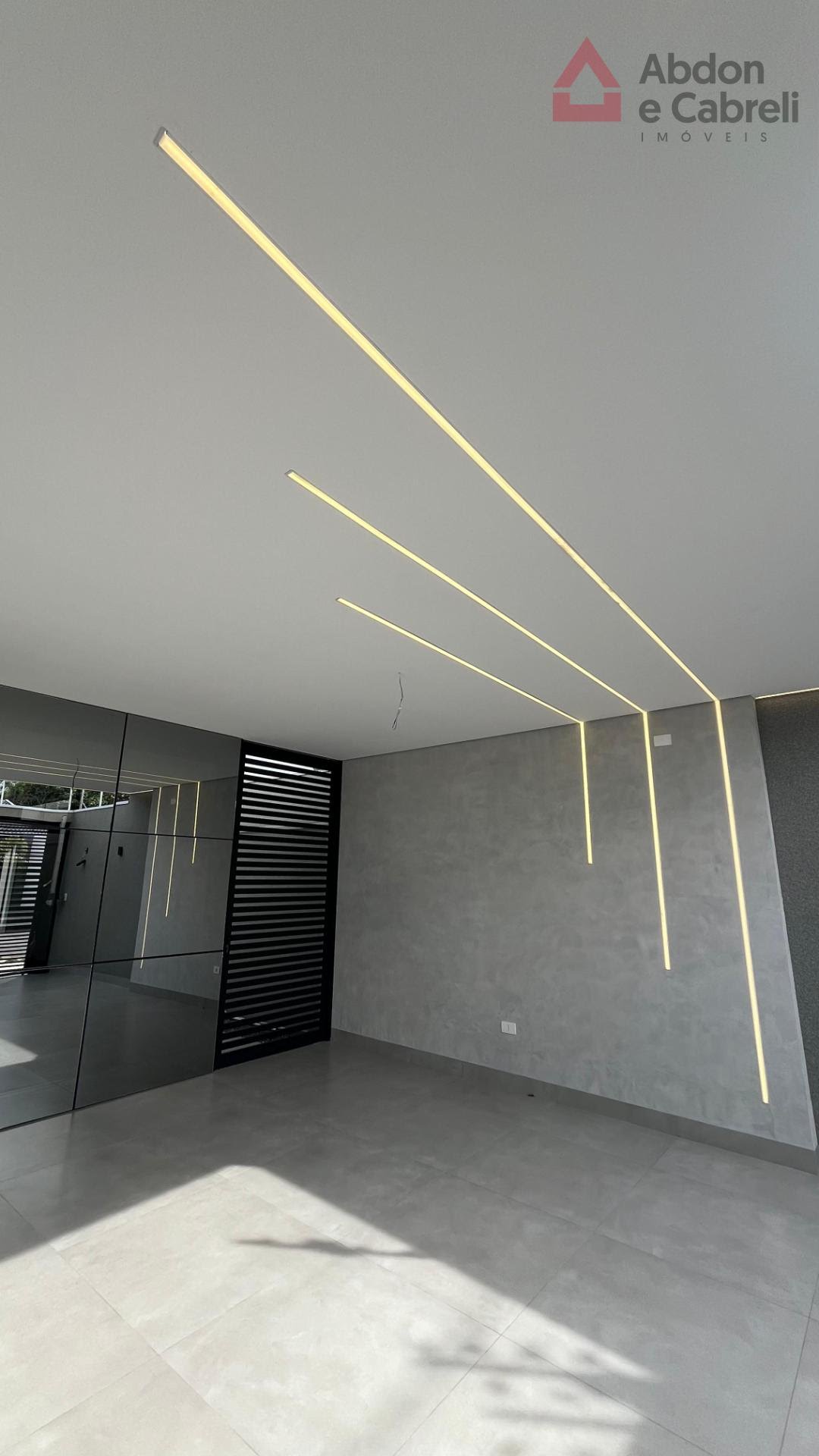 Detalhes garagem espelhado e led