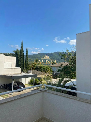 IMAGEM DA VISTA DA VARANDA DE UMA SUÍTE
