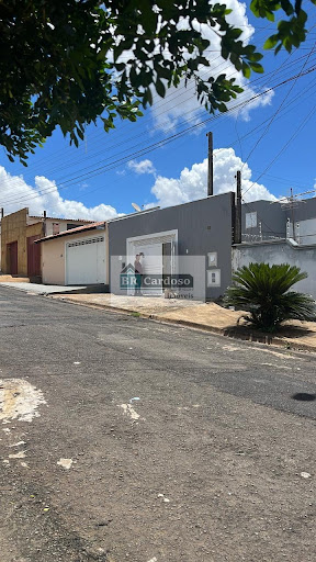 Casa em JD São Francisco  -  Franca