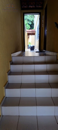 Escadas de acesso