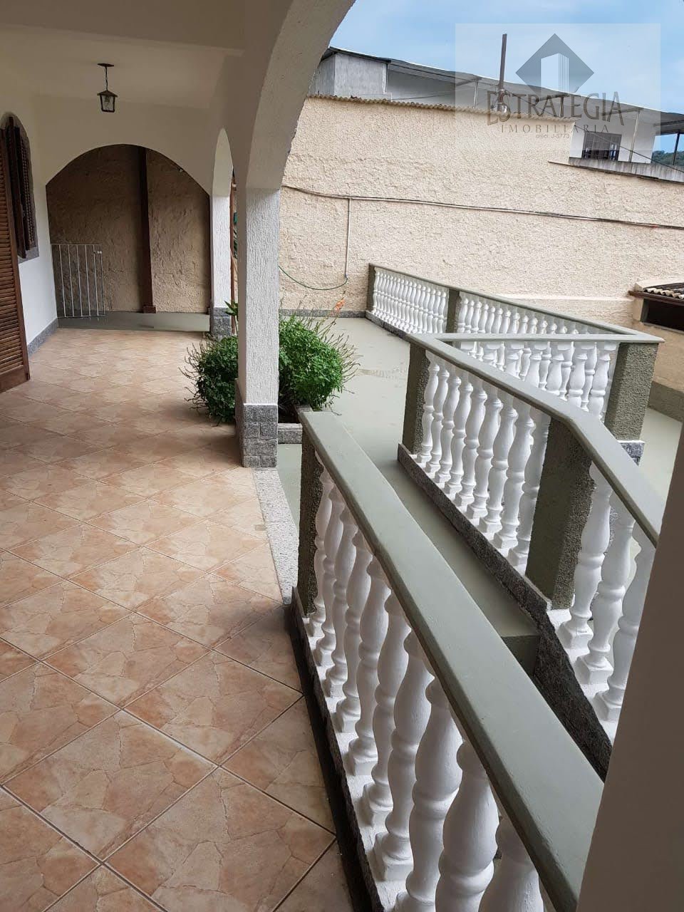 Casa à venda com 3 quartos, 1 suíte, 4 vagas e 225m² no Bingen, Petrópolis (RJ) — foto 13 de 30