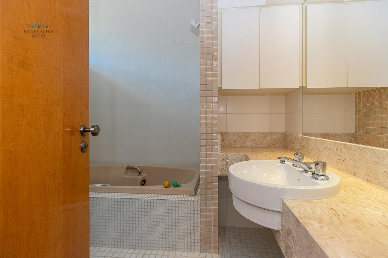 Casa com piscina 