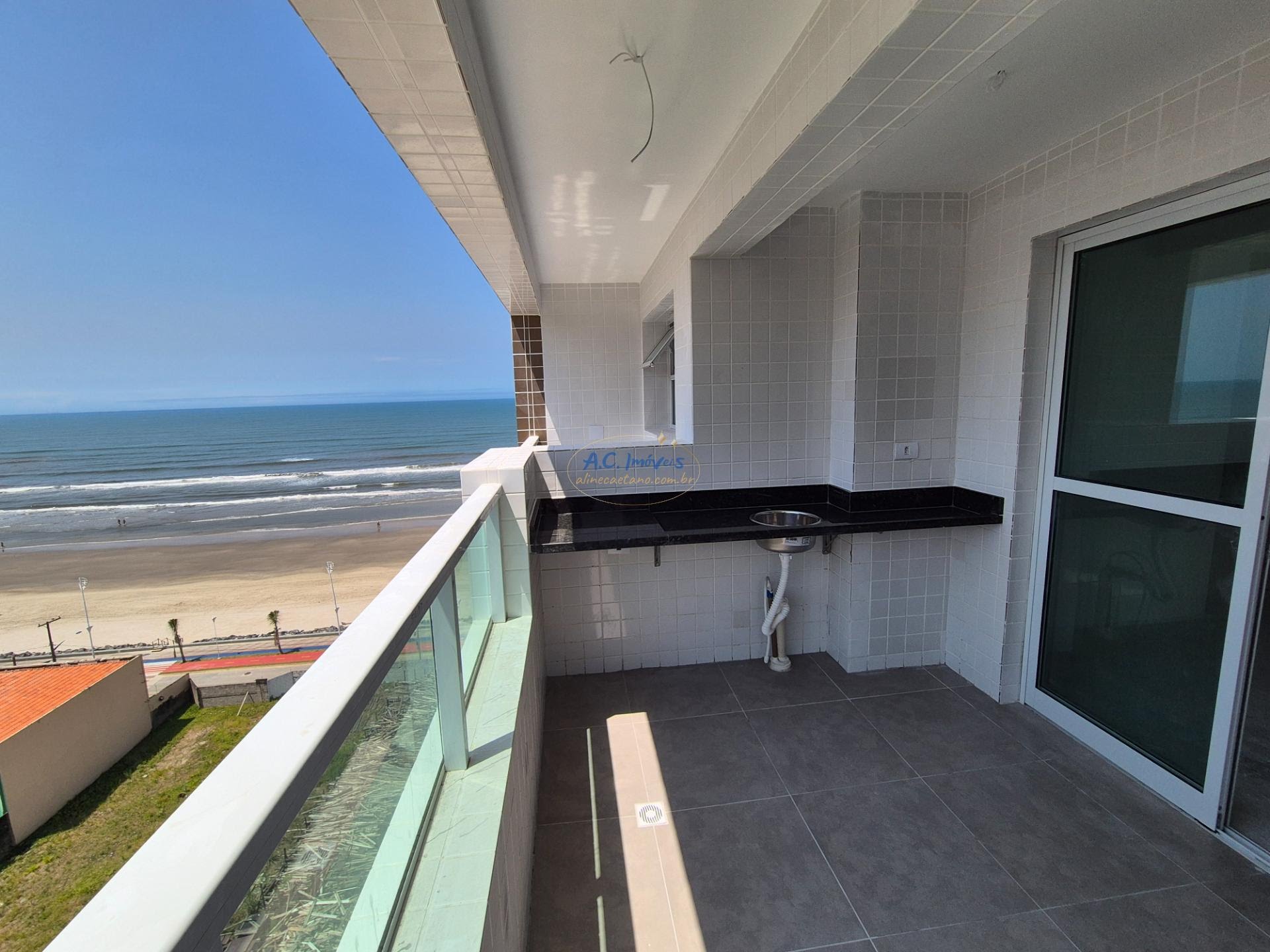 Apartamento à venda com 2 quartos, 2 banheiros, 1 vaga e 75m² no Jardim Caiahu, Mongaguá — foto principal