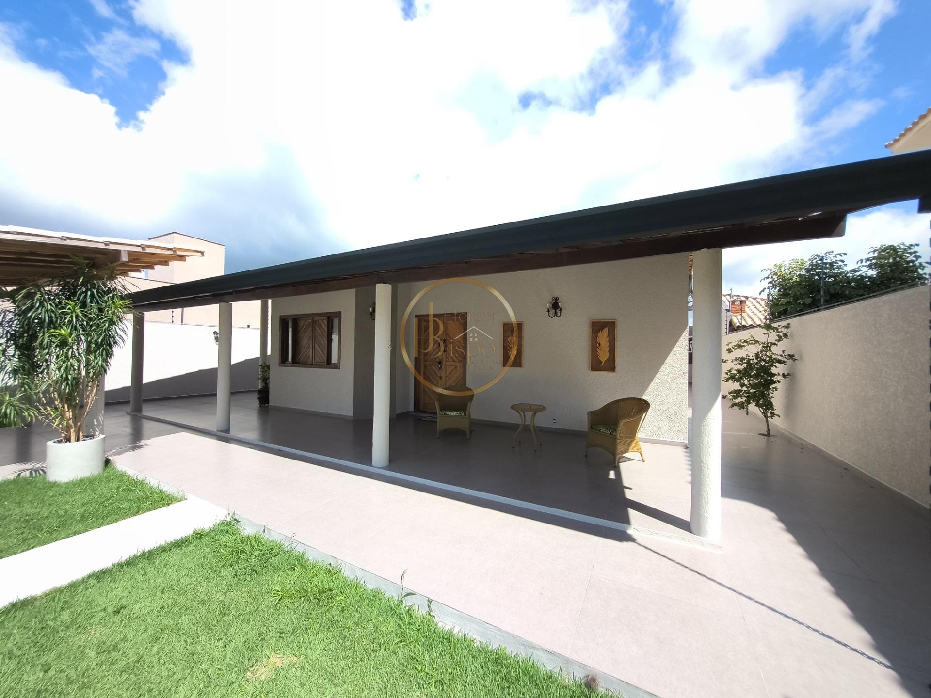 Casa à venda com 3 quartos, 3 suítes, 4 vagas e 180m² no Village 2, Porto Seguro (BA) — foto 8 de 10
