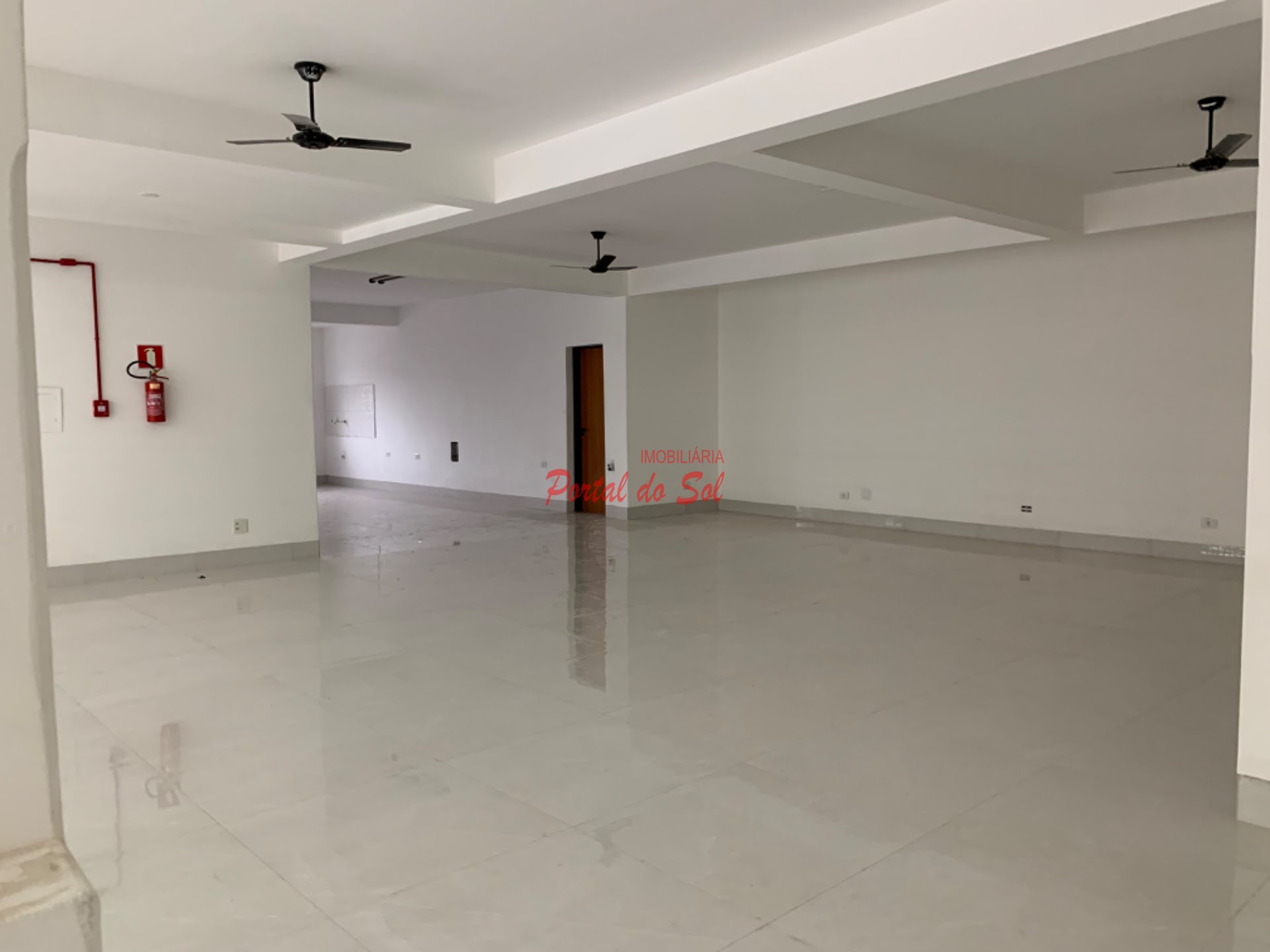 Comercial para alugar com 3 banheiros e 400m² no Centro, Santo Antônio da Platina (PR) — foto 8 de 12