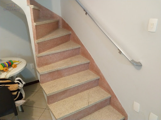 Escadas dos dormitórios