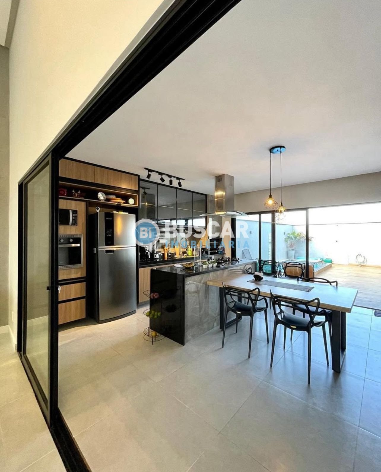 Casa à venda com 3 quartos, 2 suítes, 4 vagas e 271m² no Sim, Feira de Santana (BA) — foto 7 de 9