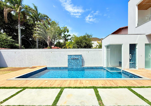 Piscina da casa à venda no condomínio Interlagos de Itaúna