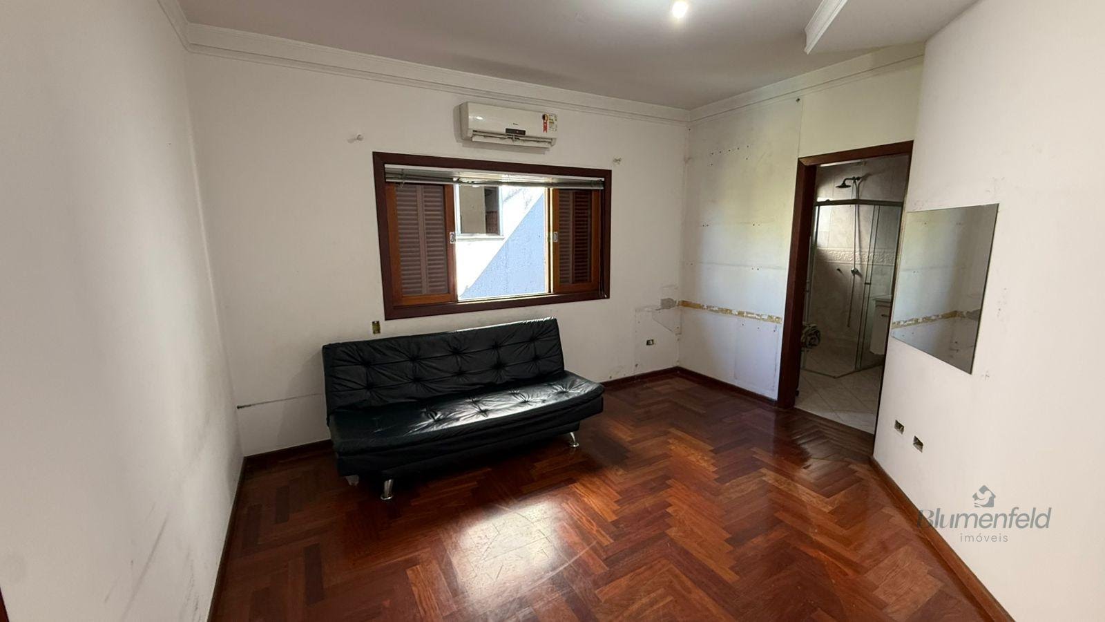 Casa à venda com 5 quartos, 5 suítes, 5 vagas e 520m² no Condominio Arujazinho V, Arujá (SP) — foto 16 de 26