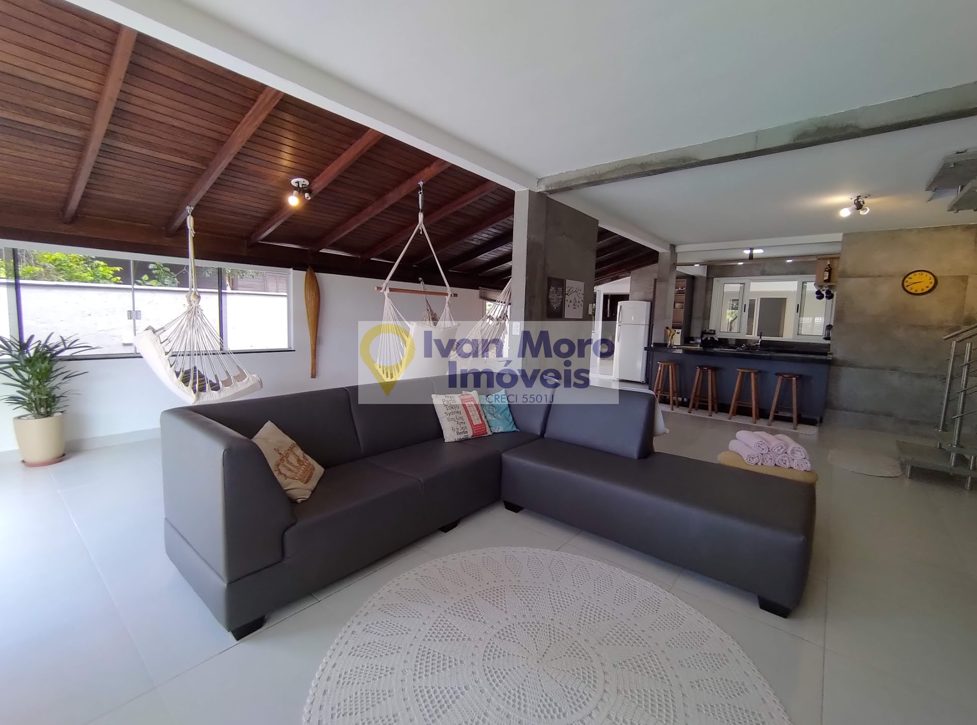 Casa para alugar com 4 quartos, 1 suíte, 4 vagas e 250m² no Daniela, Florianópolis (SC) — foto 15 de 30