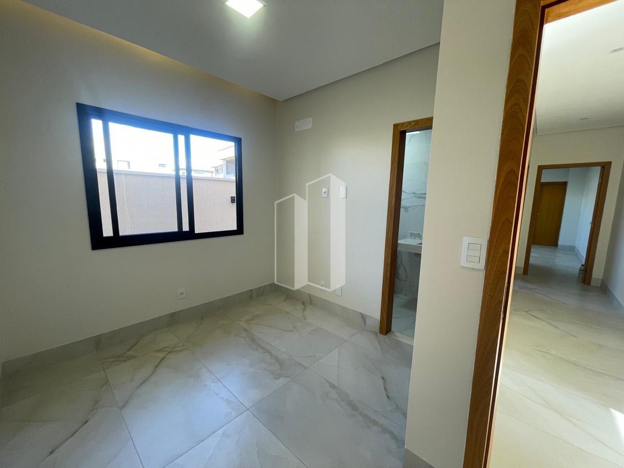 Casa à venda com 3 quartos, 3 suítes, 4 vagas e 156m² no Residencial Parqville Jacarandá, Aparecida de Goiânia (GO) — foto 5 de 15