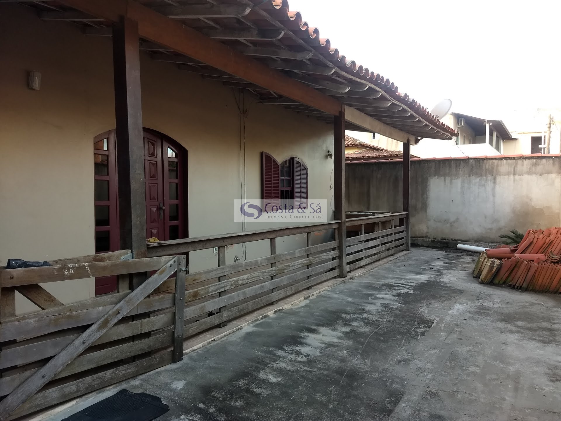 Casa à venda com 3 quartos, 1 banheiro, 3 vagas e 360m² no Campo Redondo, São Pedro da Aldeia — foto principal