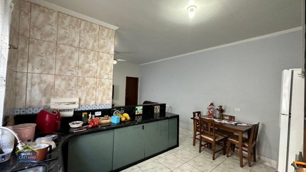 Casa à venda com 2 quartos, 1 suíte, 2 vagas e 80m² no Princesa, Praia Grande (SP) — foto 3 de 13