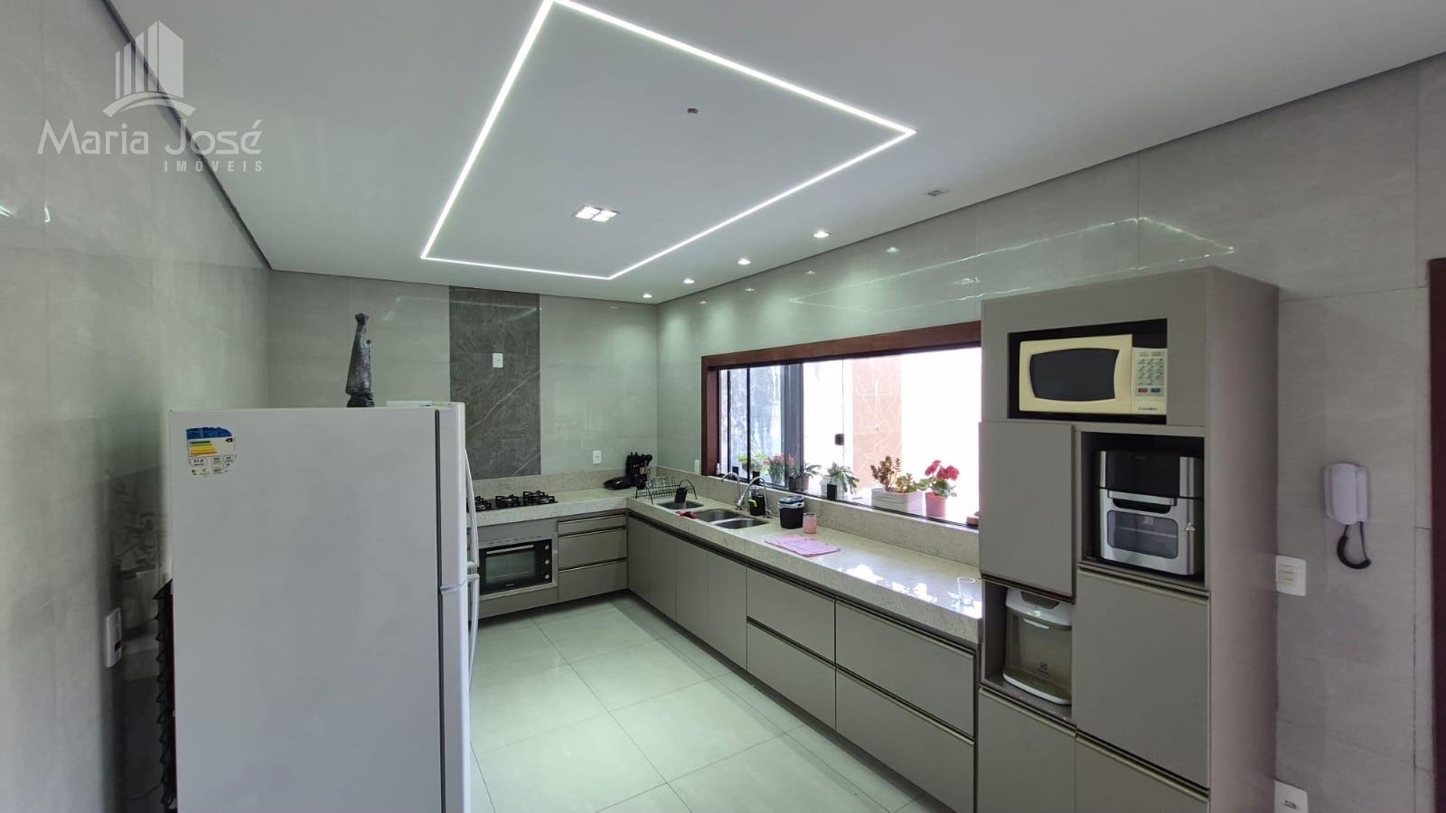 Casa à venda com 3 quartos, 2 suítes, 3 vagas e 221m² no Boa Vista, Sete Lagoas (MG) — foto 17 de 30