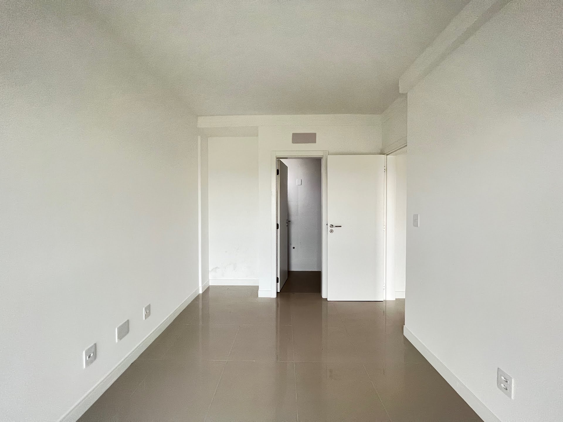 Apartamento à venda com 2 quartos, 2 suítes, 2 vagas e 74m² no Jurerê Internacional, Florianópolis (SC) — foto 7 de 16