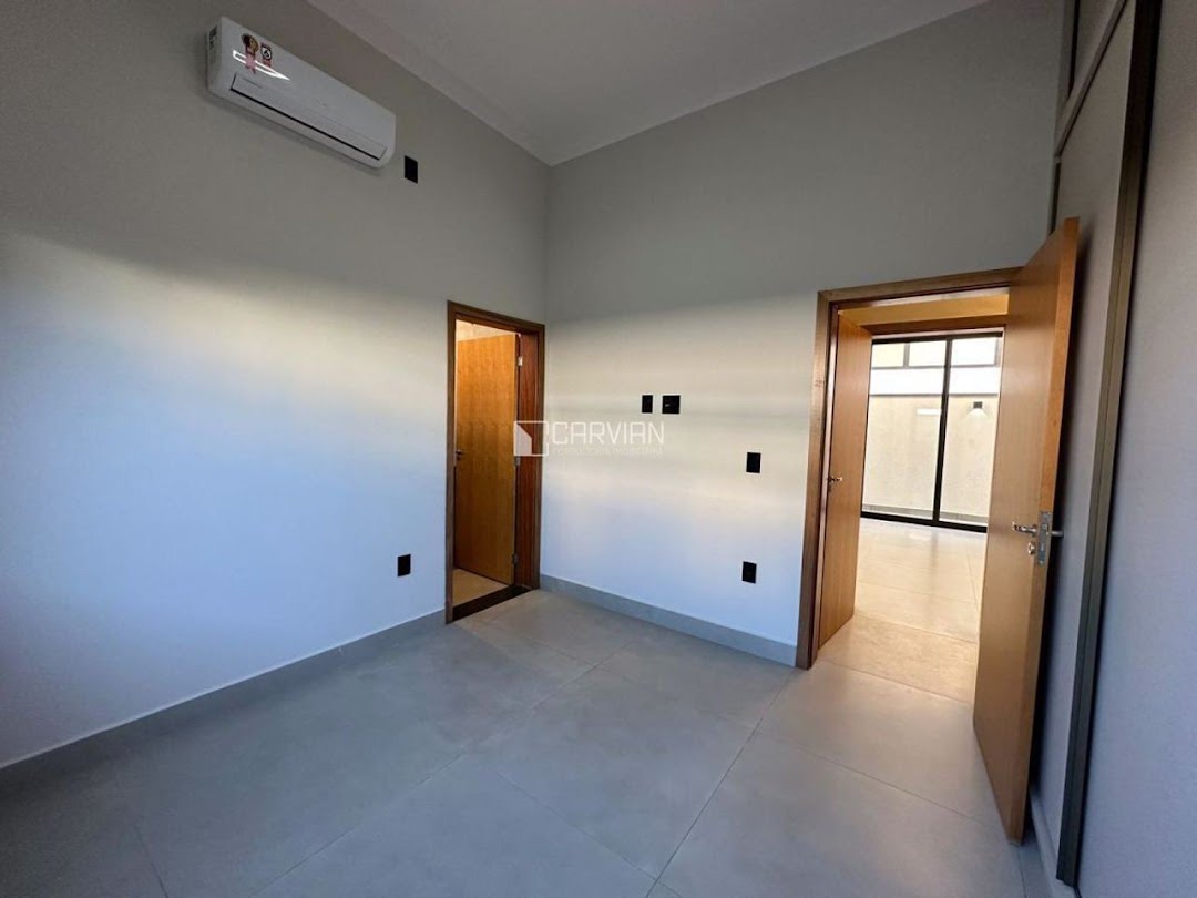 Casa à venda com 3 quartos, 3 suítes, 4 vagas e 220m² no Residencial Alto do Castelo, Ribeirão Preto (SP) — foto 10 de 27