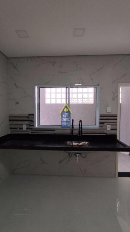 Casa à venda com 3 quartos, 1 suíte, 2 vagas e 110m² no Tupi, Praia Grande (SP) — foto 6 de 30