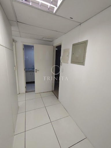 sala-trinitaimobiliaria-barrabusinesscenter