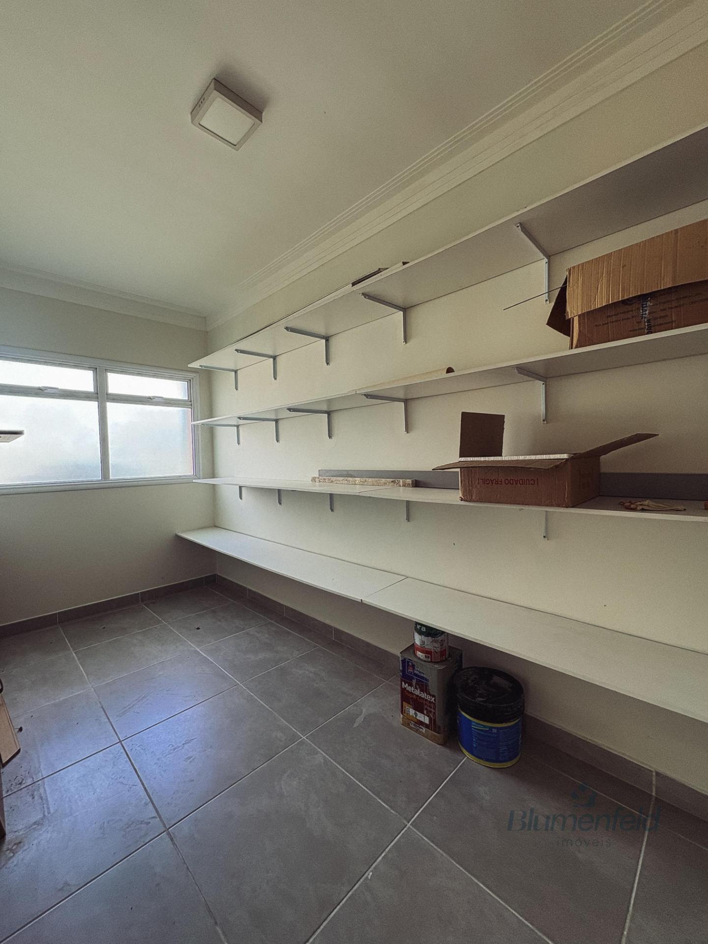 Casa à venda com 4 quartos, 4 suítes, 4 vagas e 338m² no Condomínio Real Park, Arujá (SP) — foto 17 de 28