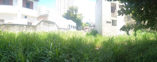 vendo ou alugo terreno super bem localizado no centro de Campos em frente à Faculdade de Direito de Campos cód 16249
