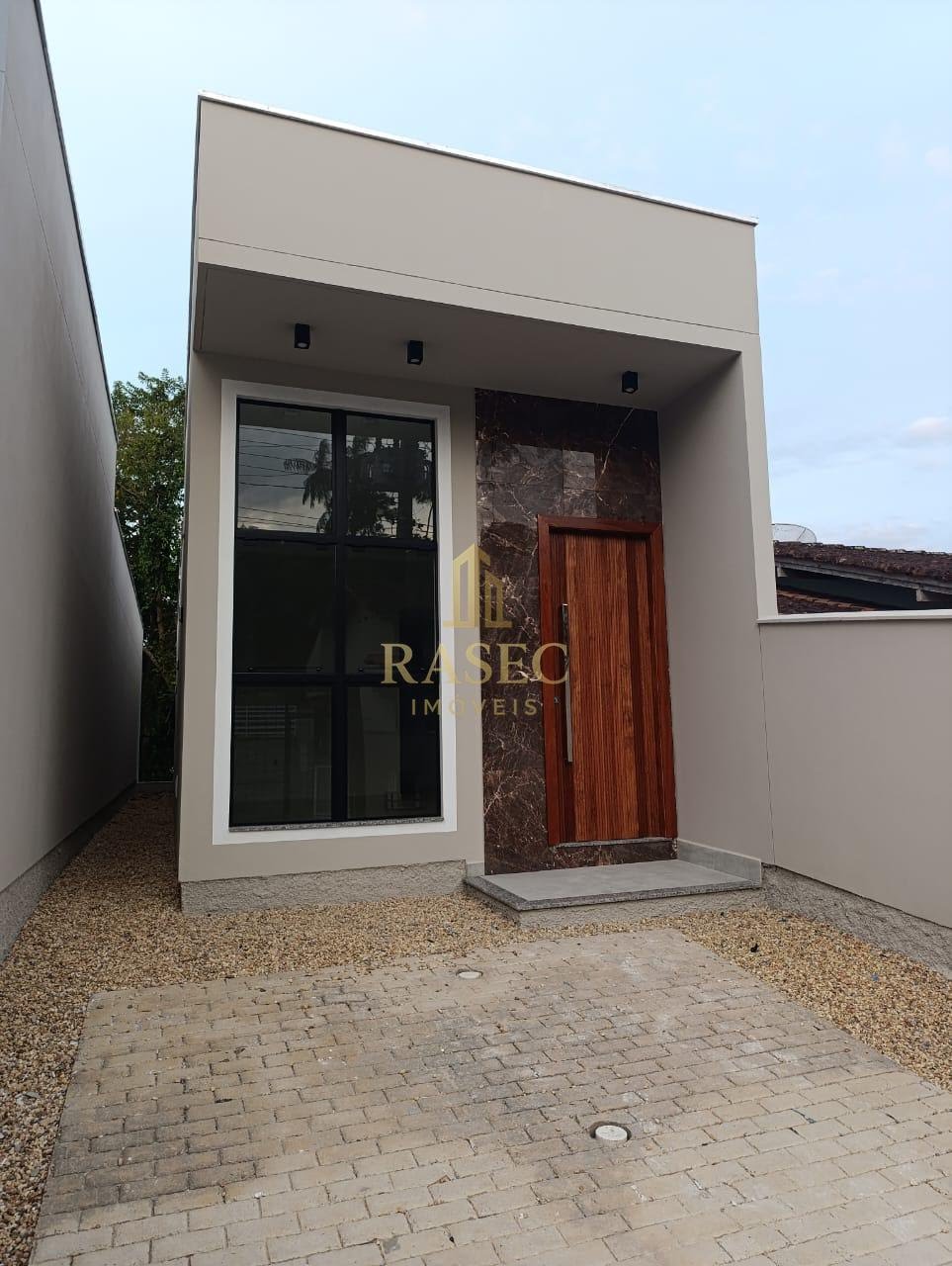 Casa à venda com 3 quartos, 1 banheiro, 2 vagas e 61m² no Dom Joaquim, Brusque (SC) — foto 2 de 12