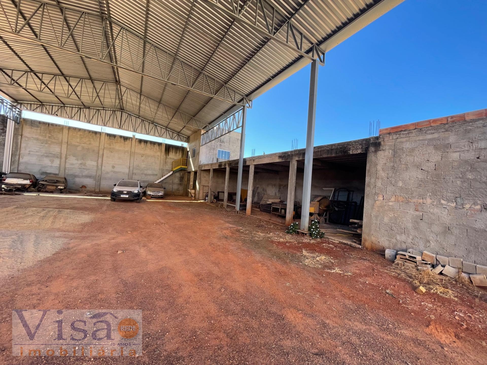 Terreno à venda com 2000m² de terreno no Paracatuzinho, Paracatu — foto principal