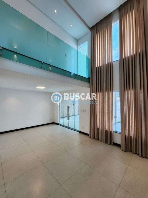 Casa à venda com 4 quartos, 2 suítes, 5 vagas e 330m² no Cidade Nova, Feira de Santana (BA) — foto 8 de 21