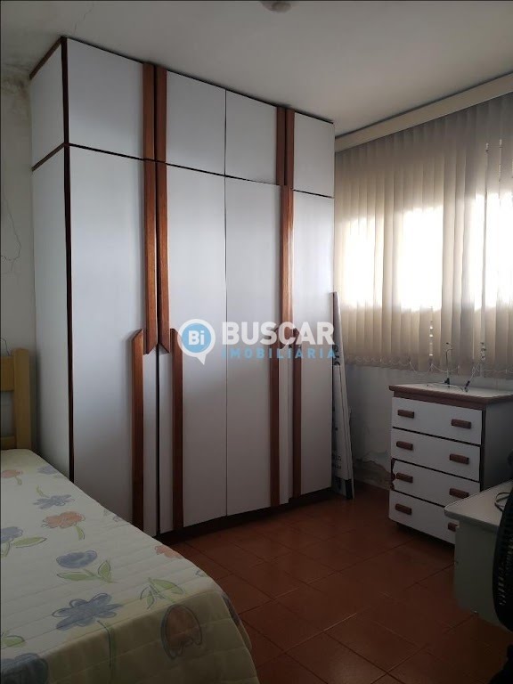 Casa à venda com 3 quartos, 1 banheiro, 1 vaga e 300m² no Ponto Central, Feira de Santana (BA) — foto 3 de 8