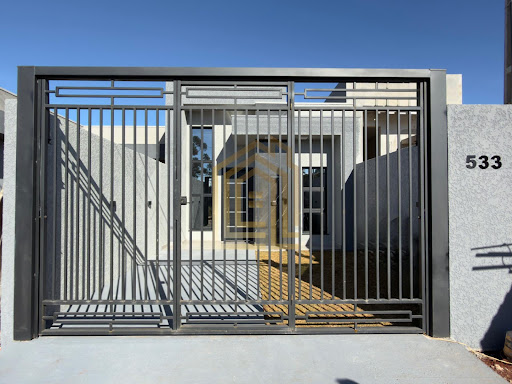 Casa à Venda no bairro Madrid, Cascavel | 2 Dormitórios