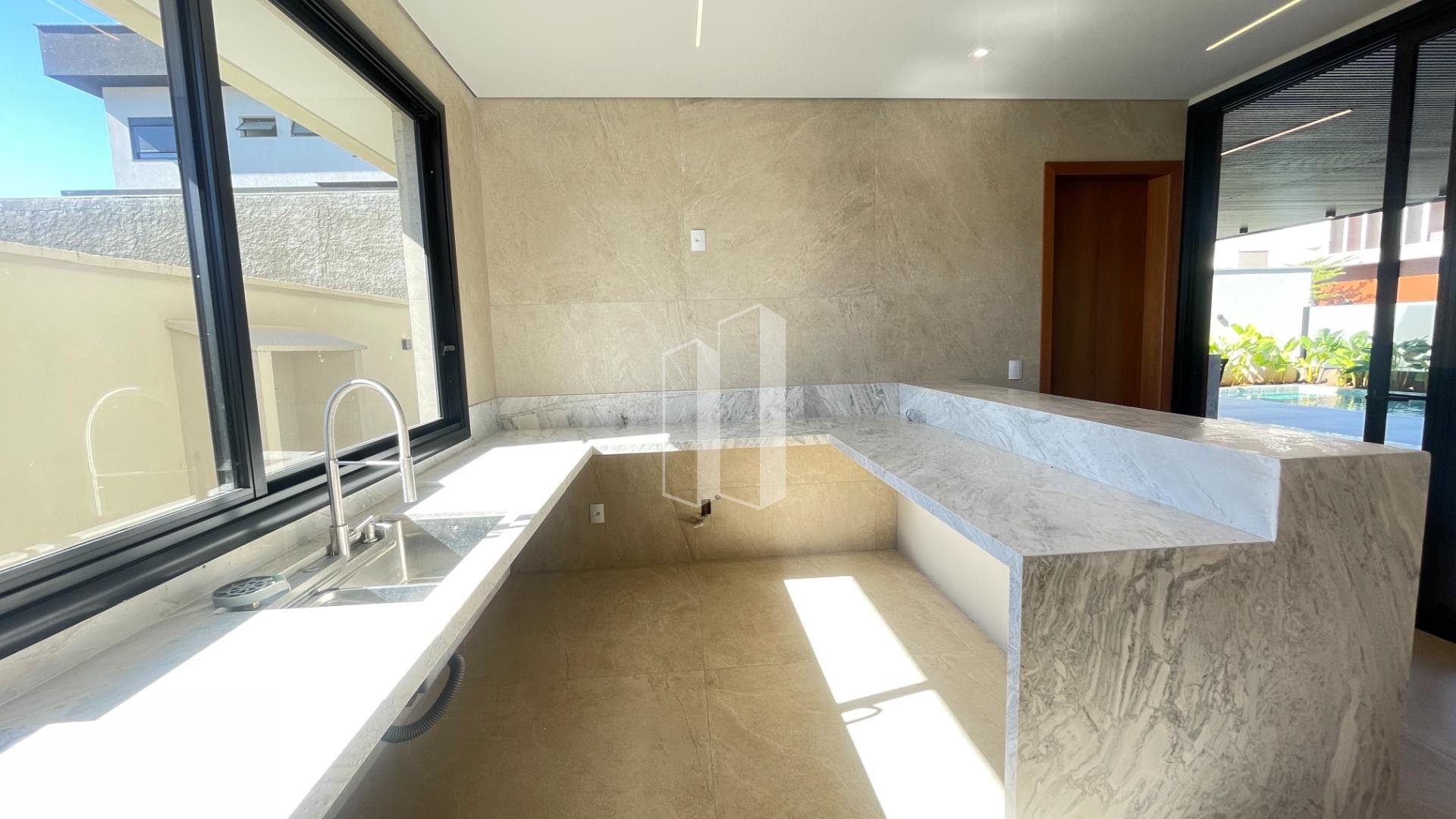 Casa à venda com 4 quartos, 4 suítes, 4 vagas e 369m² no Jardins França, Goiânia (GO) — foto 17 de 30