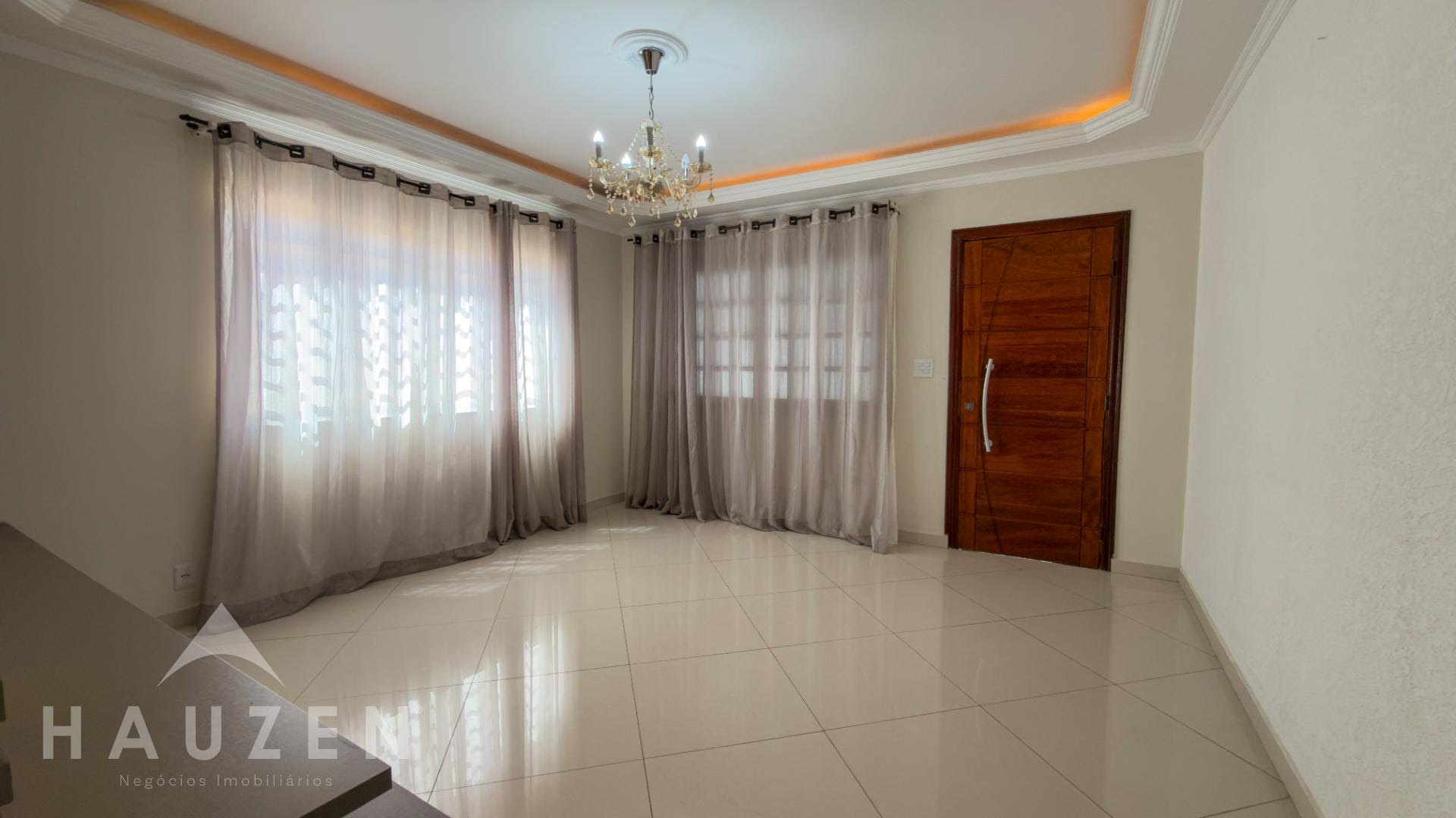 Sala de estar ampla 