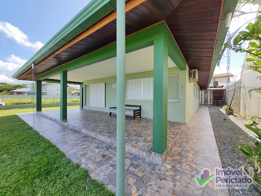 Casa para temporada, frente mar em Barra do Saí, Itapoá: 4 quartos, 243m²